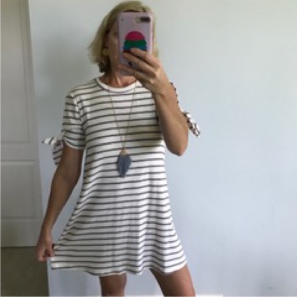 Striped Short Tie Sleeve Dress - Picture 4 of 4
